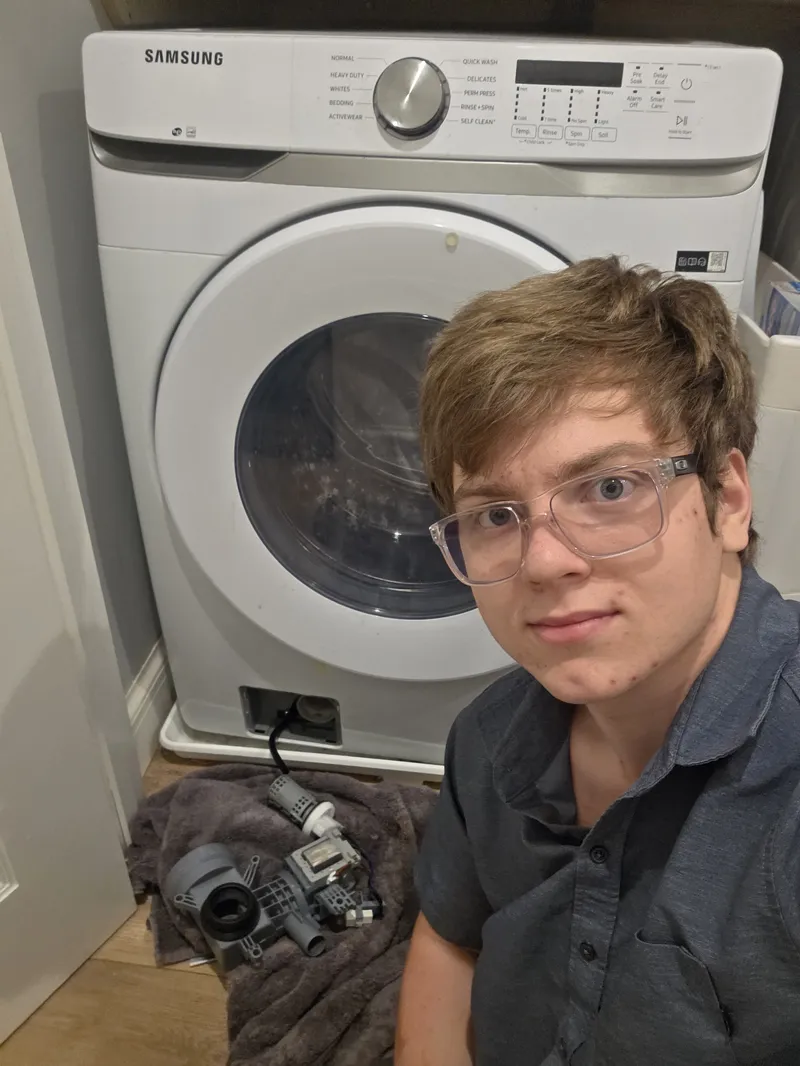 Daniil replacing a Samsung washer drain pump in San Rafael