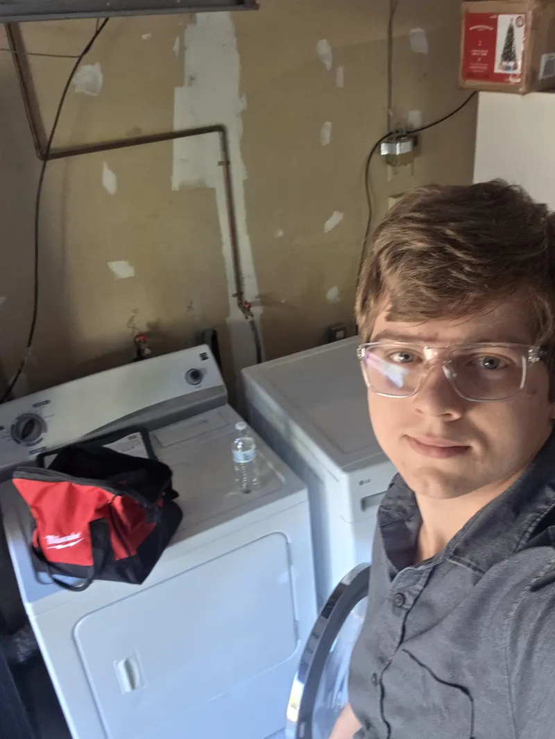 UniFix appliance technician Larkspur